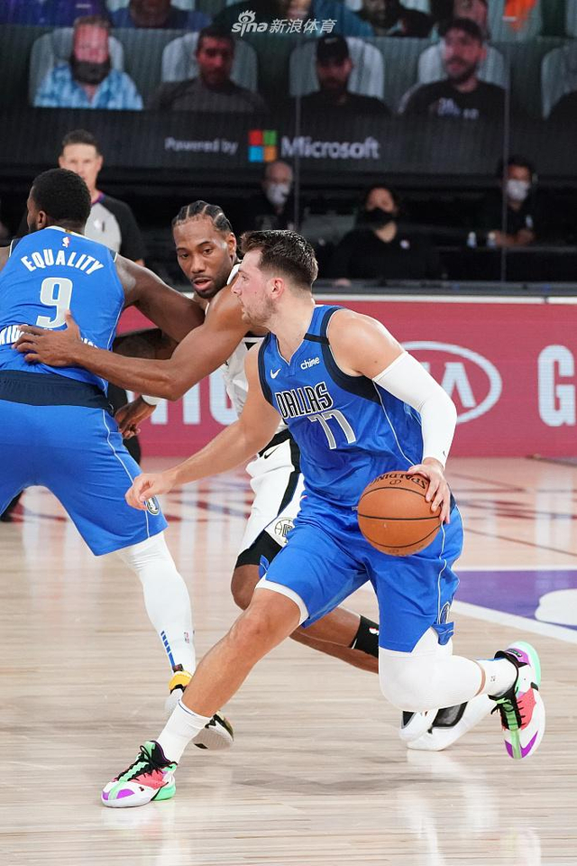 合影通常会 合影通常会