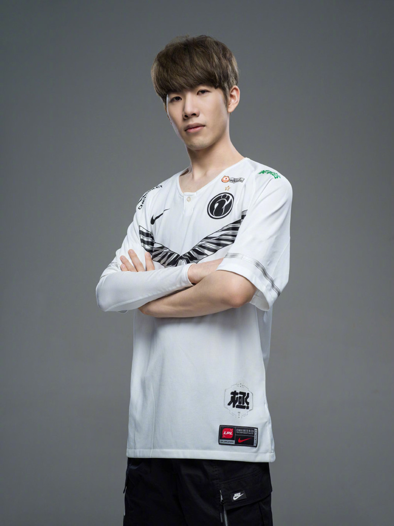 的兼具投射 的兼具投射